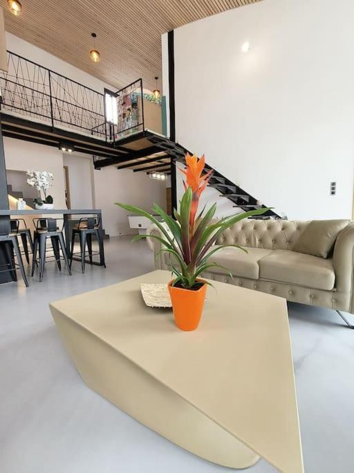 Industrial Luxury Nimes & Arles Villa บูแคร์ ภายนอก รูปภาพ