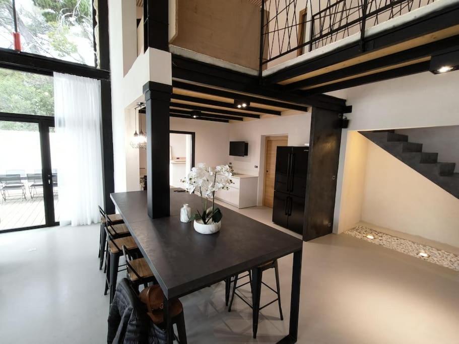 Industrial Luxury Nimes & Arles Villa บูแคร์ ภายนอก รูปภาพ