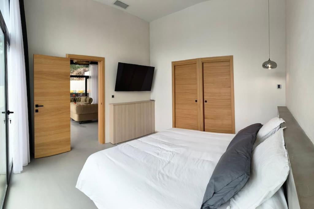 Industrial Luxury Nimes & Arles Villa บูแคร์ ภายนอก รูปภาพ