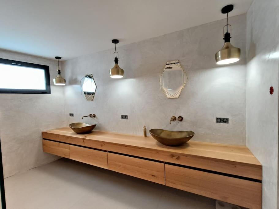 Industrial Luxury Nimes & Arles Villa บูแคร์ ภายนอก รูปภาพ